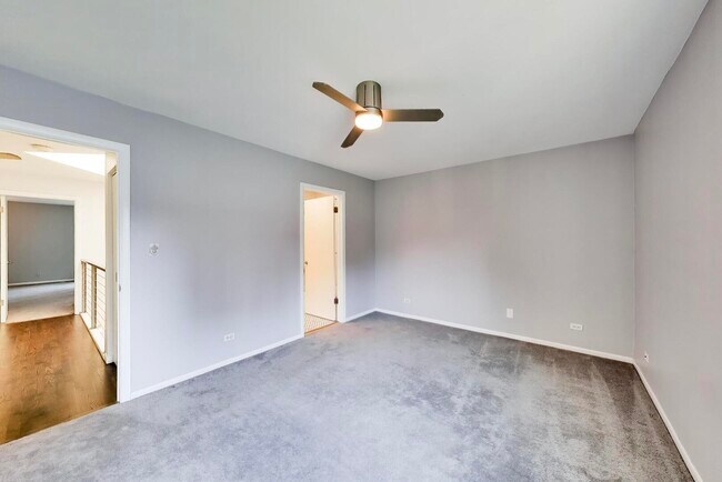 Building Photo - 171 W Goethe St