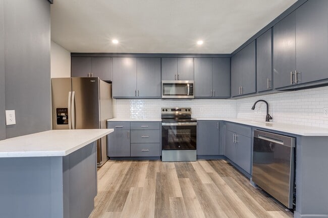 Building Photo - RENOVATED 4-BEDROOM IN SOUTH SAN ANTONIO