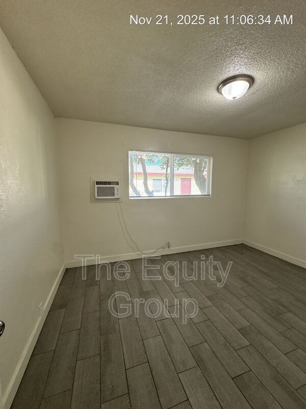 Building Photo - 340 S Blackstone St