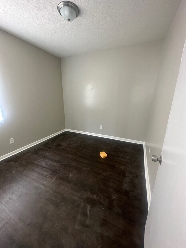 Building Photo - 1445 Davis St