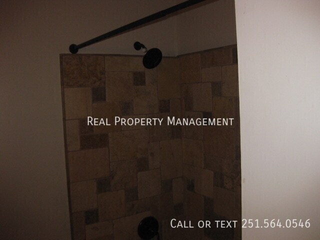 Building Photo - 5710 Green Hill Ct