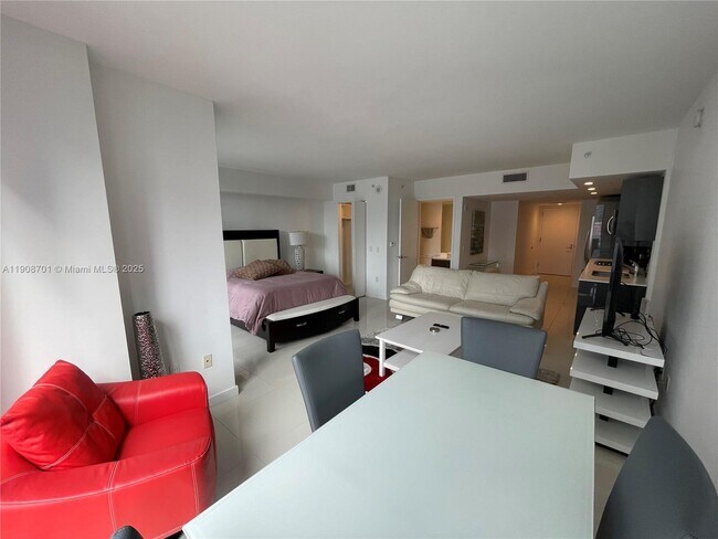 Building Photo - 31 SE 6th St