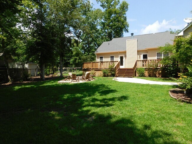 Building Photo - 300 Taliaferro Ln