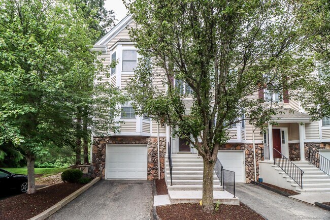 Building Photo - 601 Larson Dr