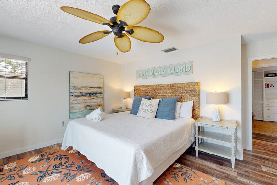 Building Photo - 525 Loquat Dr