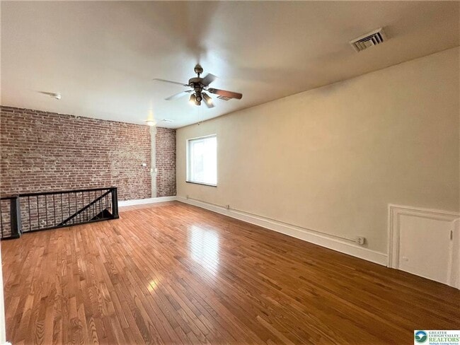 Building Photo - 147 S 4th St