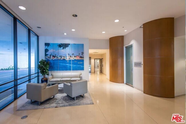 Building Photo - 4335 Marina City Dr