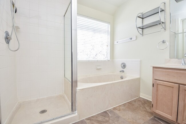 Building Photo - 4026 Almond Lake Dr