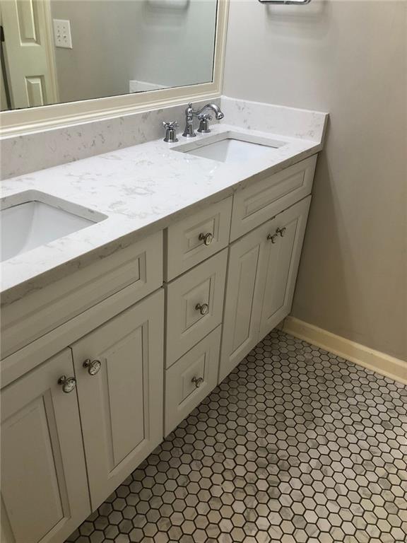 Building Photo - 2242 Lenox Walk NE