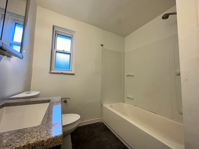 1st floor bathroom - 517 Foltz Dr