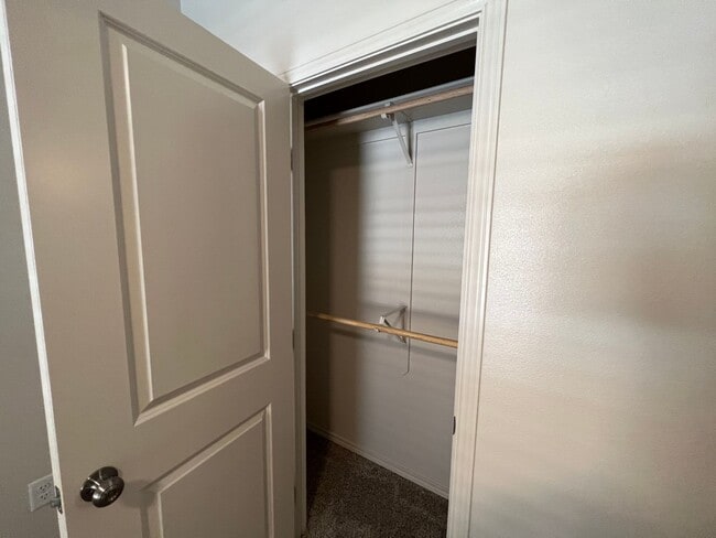 Building Photo - 5512 Lehigh St