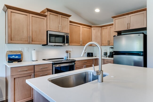 Building Photo - 1526 McKinley St