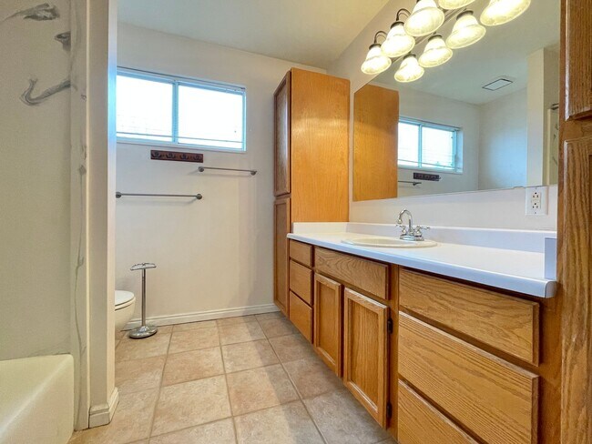 Building Photo - Spacious Townhome at Cottonwood Canyons!