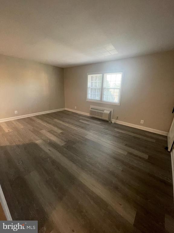 Building Photo - 110 N College Dr