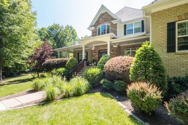 Building Photo - 246 Valley Meadow Dr