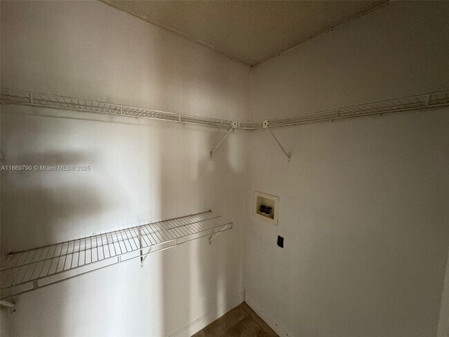 Building Photo - 3301 Spanish Moss Terrace
