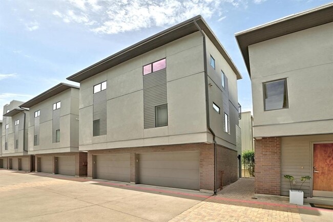 Building Photo - 1702 S Lamar Blvd
