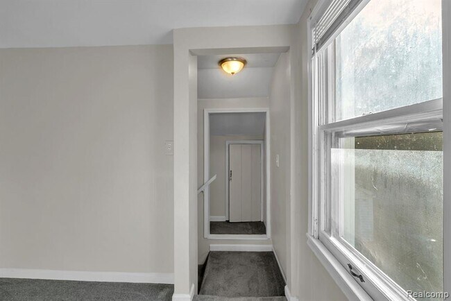 Building Photo - 1109 Shadowlawn St