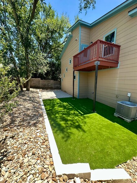 Building Photo - 5300 Samuel Huston Ave