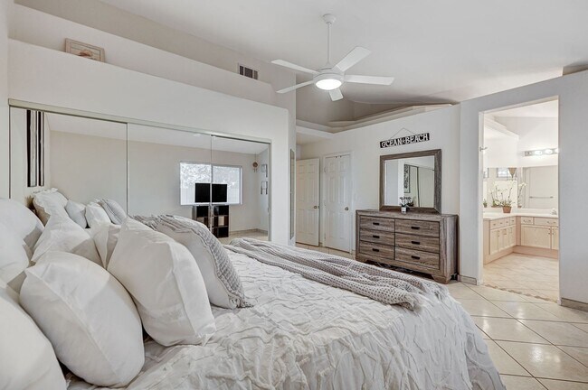 Building Photo - Henderson Single-Story Gem with Gas Firepl...