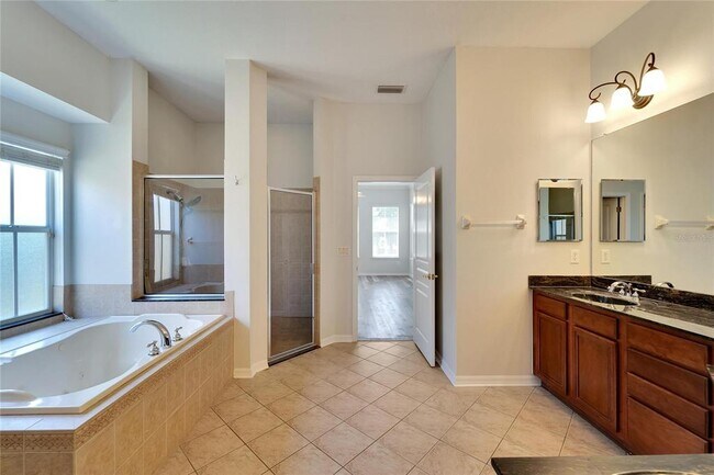 Building Photo - 5604 Skimmer Dr