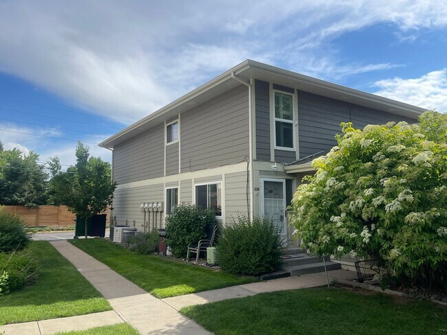 Primary Photo - Charming 2-Bed, 2-Bath Condo in Prime Loca...