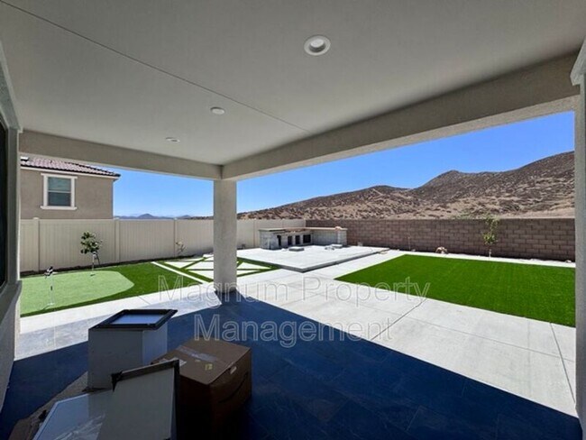 Building Photo - 25061 River Peak Dr