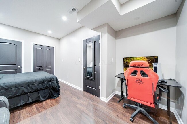 Building Photo - 7181 Fenwick St NW