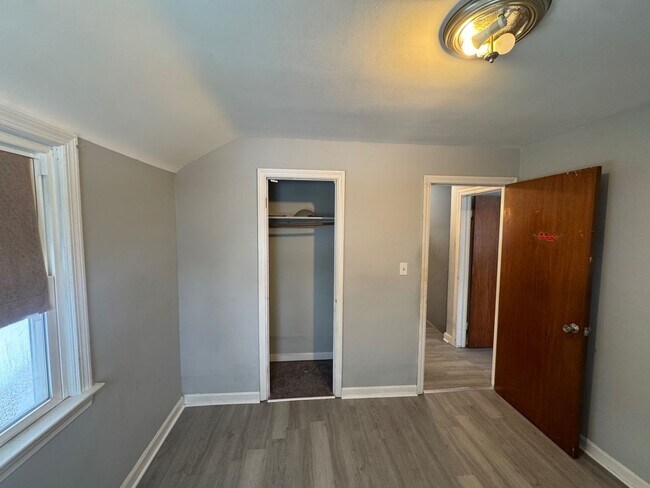 Building Photo - Charming 3-Bedroom Property in Prime Location