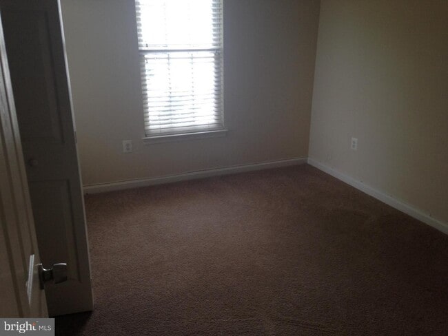 Building Photo - 43442 Katling Square