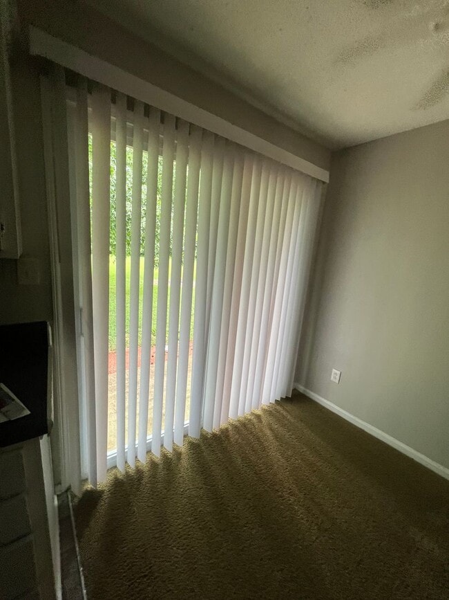 Building Photo - One bedroom only $1050.00