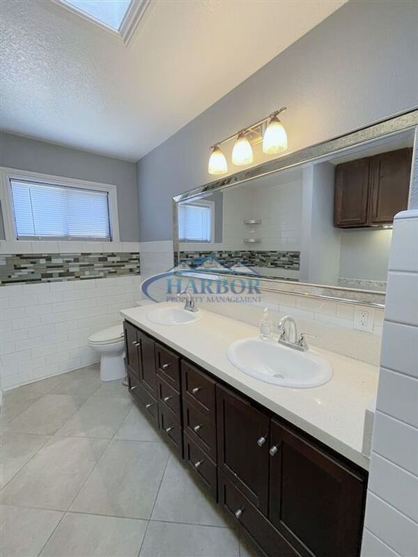 Building Photo - 22521 Meyler St