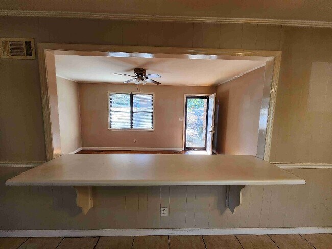 Building Photo - 5520 17th St E