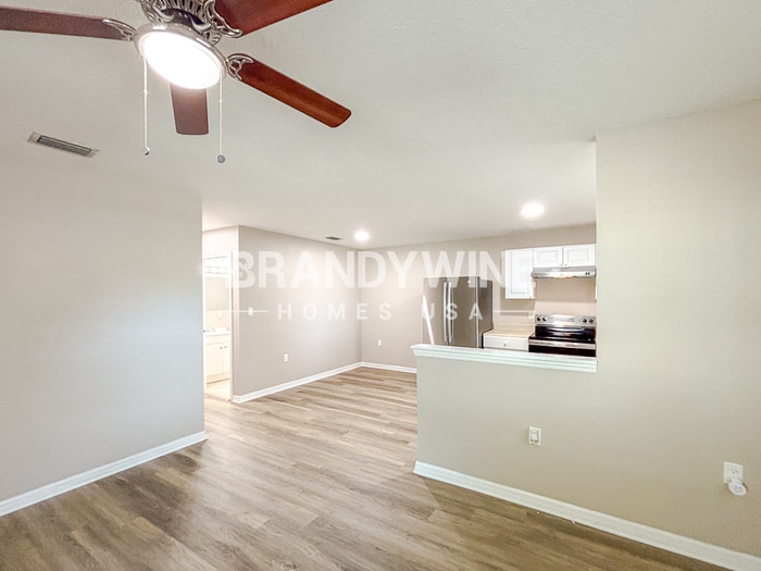 Building Photo - 2911 6th Ave S