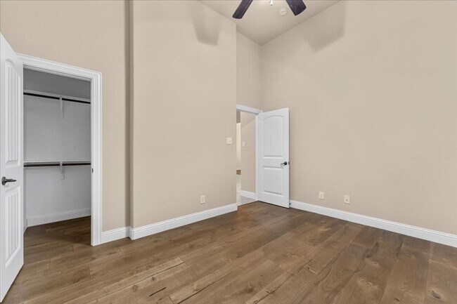 Building Photo - Ready for Immediate Move-In!  4 Bed 3 Bath Renovated 2605 SQFT House in Reserves at Westridge