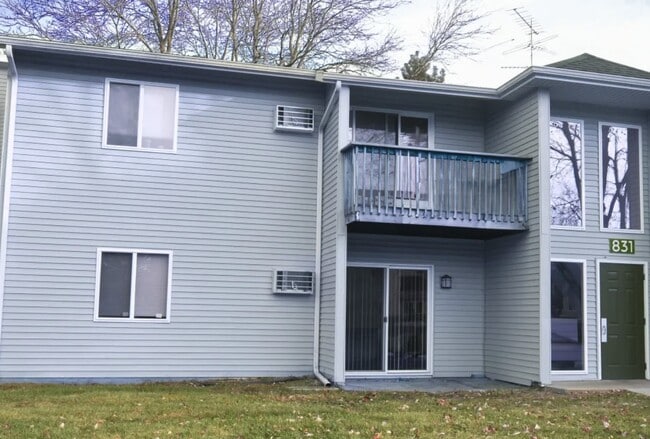 Building Photo - 839 S Clinton St