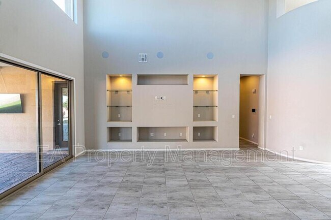 Building Photo - 827 Mesa Roja Trail NE