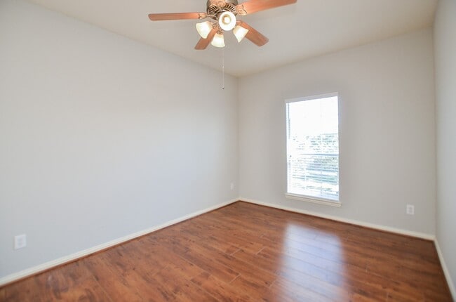 Building Photo - 4315 Village Forest Dr