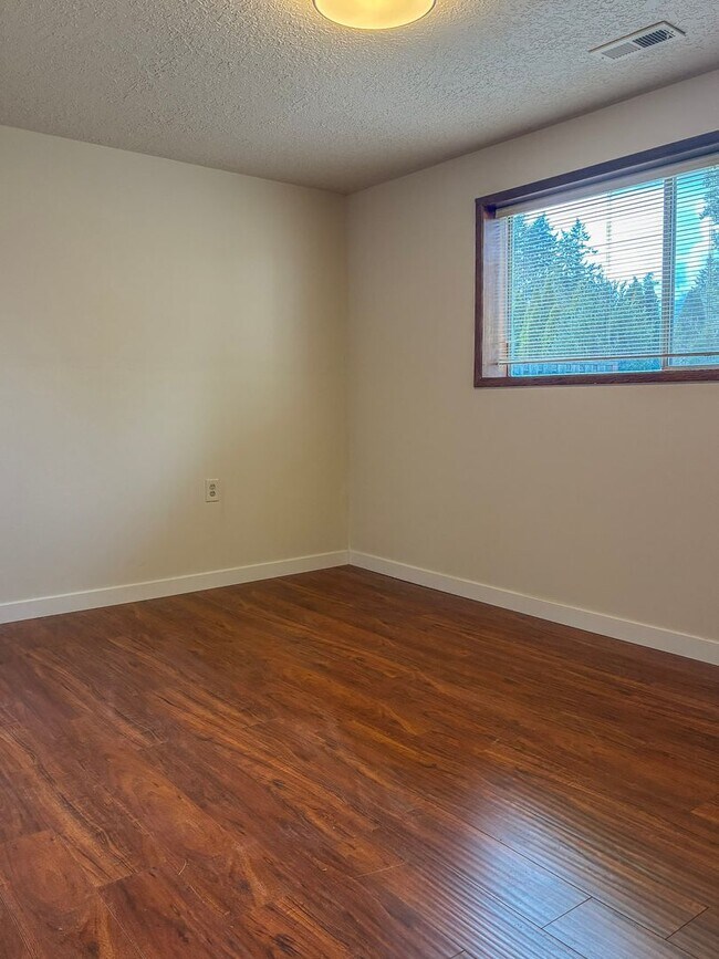 Building Photo - Beaverton Home Available ! Inquire today for a tour !