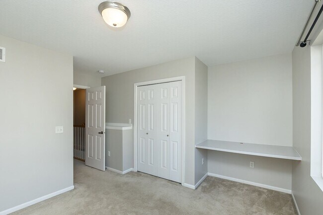 Building Photo - CHARMING TOWNHOME!! 2 Bedroom, 3 Bathroom Townhome in Ankeny!
