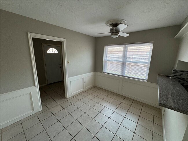 Building Photo - 11821 Westmere Dr