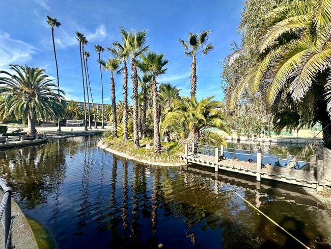 Building Photo - Beautiful condo in resort community