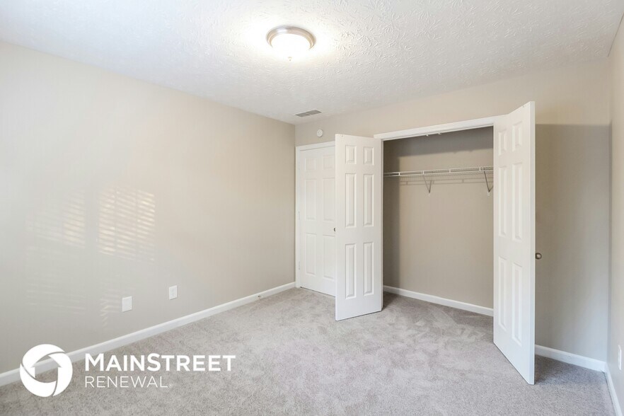 Building Photo - 877 Ashton Oak Cir