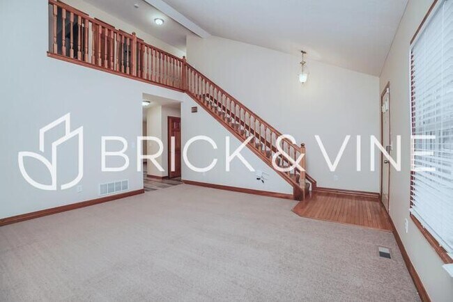 Building Photo - 362 Millett Dr