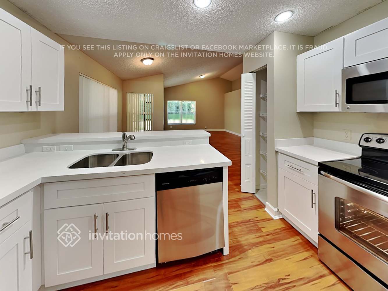 Building Photo - 8931 Lake Park Cir N