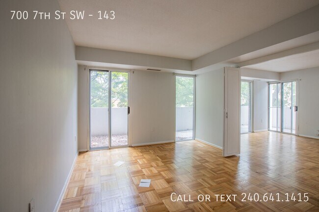 Building Photo - 700 7th St SW