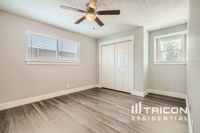 Building Photo - 9330 Highmeadow Dr