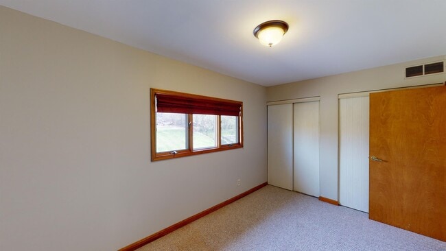 Building Photo - 3922 Ridgedale Dr