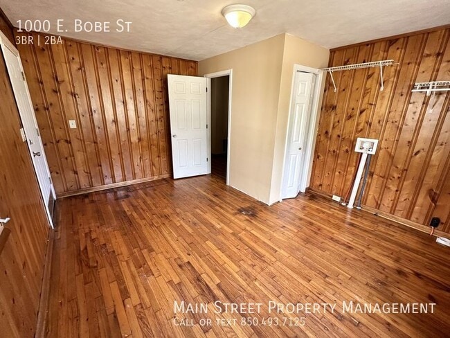 Building Photo - 1000 E Bobe St