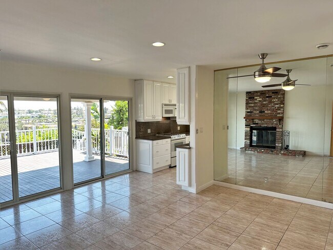Building Photo - Charming 2+1 PDR hills home w/ large lot. Jacuzzi, decks, fireplace, view, walk to the beach!